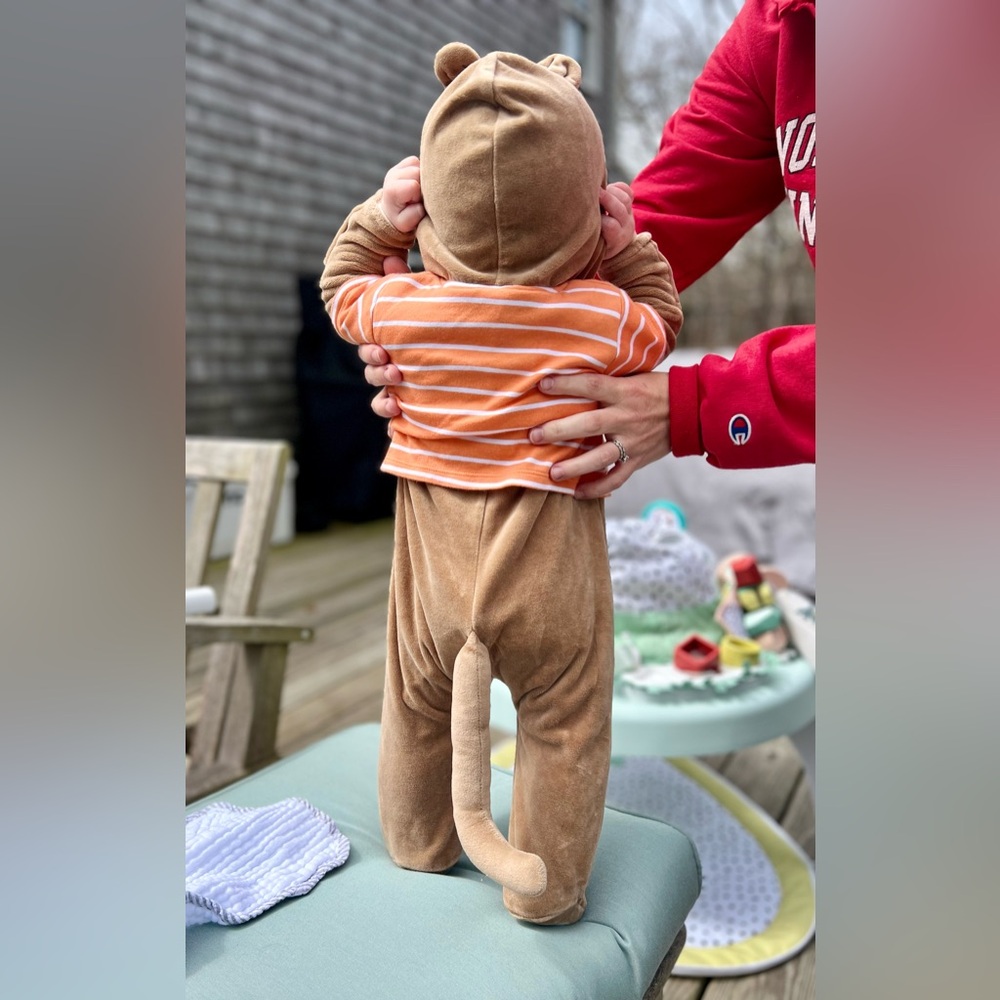 OshKosh Baby Hoodie Costume Boys Girls Unisex 6M (Fits 6-9months)